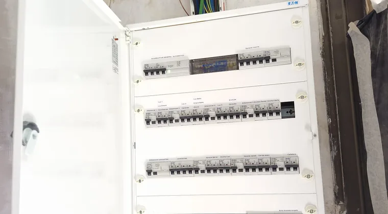 Cuadro eléctrico nuevo instalado en una vivienda de Barcelona